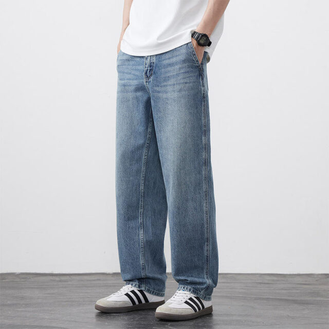 Loose straight casual men jeans with custom logo