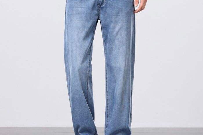 Loose straight casual men jeans with custom logo
