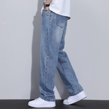 Loose straight casual men jeans with custom logo