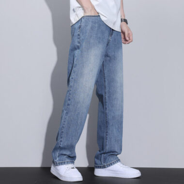 Loose straight casual men jeans with custom logo
