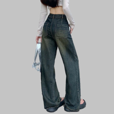 Vintage loose fit custom women jeans in casual style