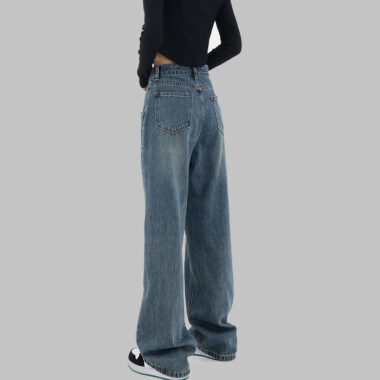 Vintage loose fit custom women jeans in casual style