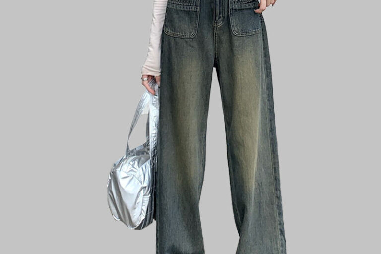 Vintage loose fit custom women jeans in casual style