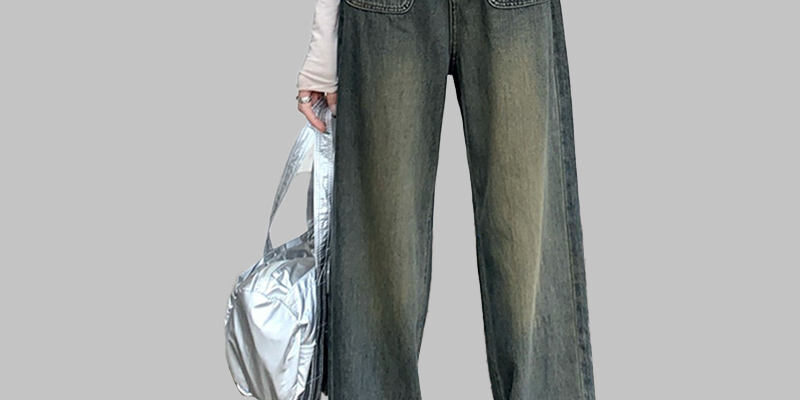 Vintage loose fit custom women jeans in casual style