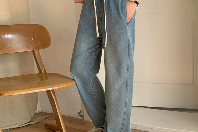 High waist lace-up women jeans in trendy fashion style