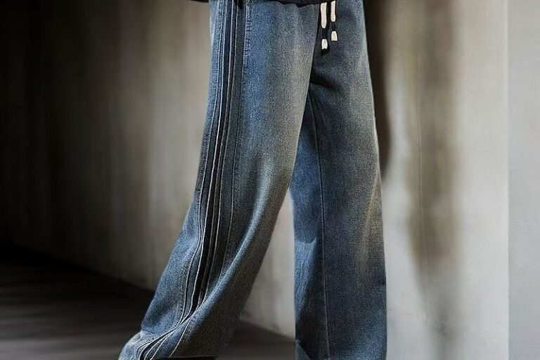 Loose straight American side-stripe men jeans for spring