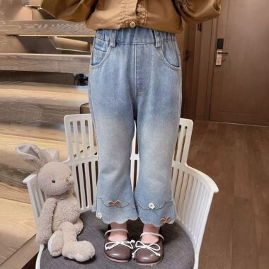Flared girls children jeans for spring and autumn