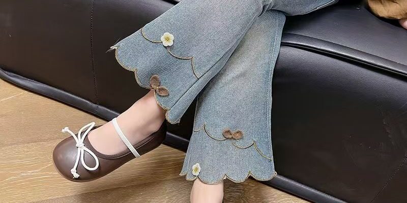 Flared girls children jeans for spring and autumn