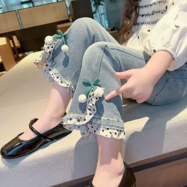 Flared girls children jeans for spring and autumn