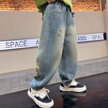 Loose cartoon boys children jeans for spring and autumn