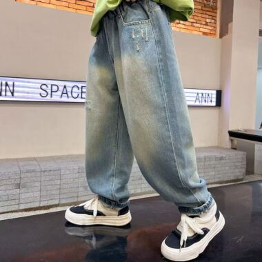 Loose cartoon boys children jeans for spring and autumn