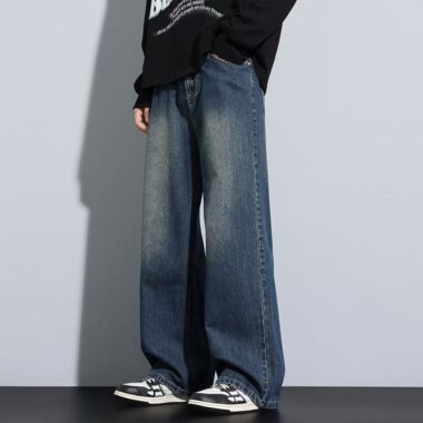 Stylish straight men jeans for spring and autumn