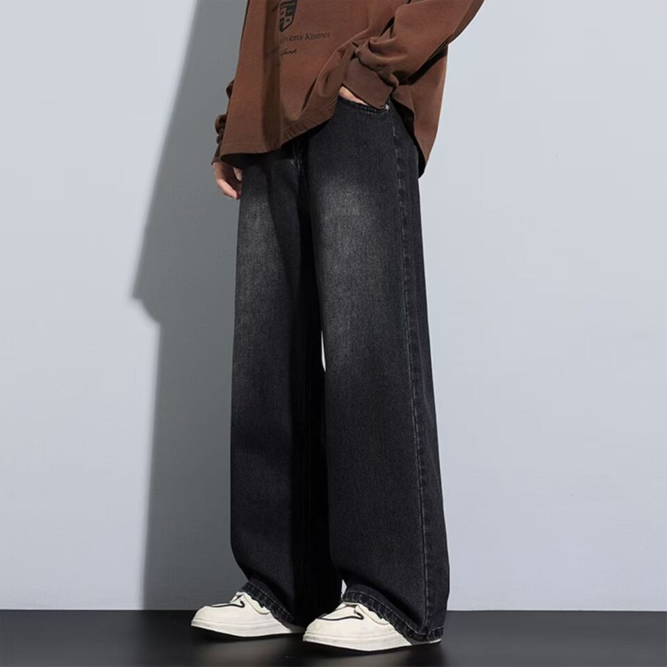 Stylish straight men jeans for spring and autumn